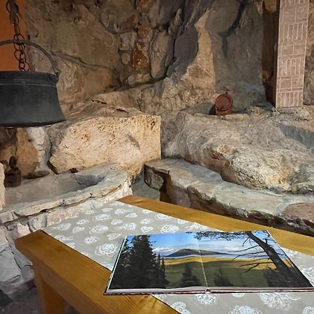 Cave Apartment Вирпазар Экстерьер фото