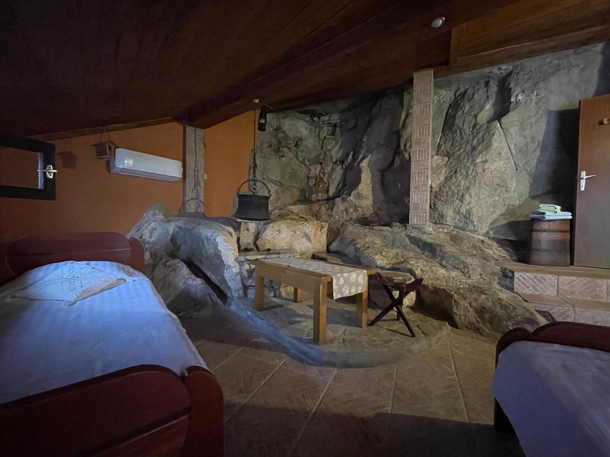 Cave Apartment Вирпазар Экстерьер фото