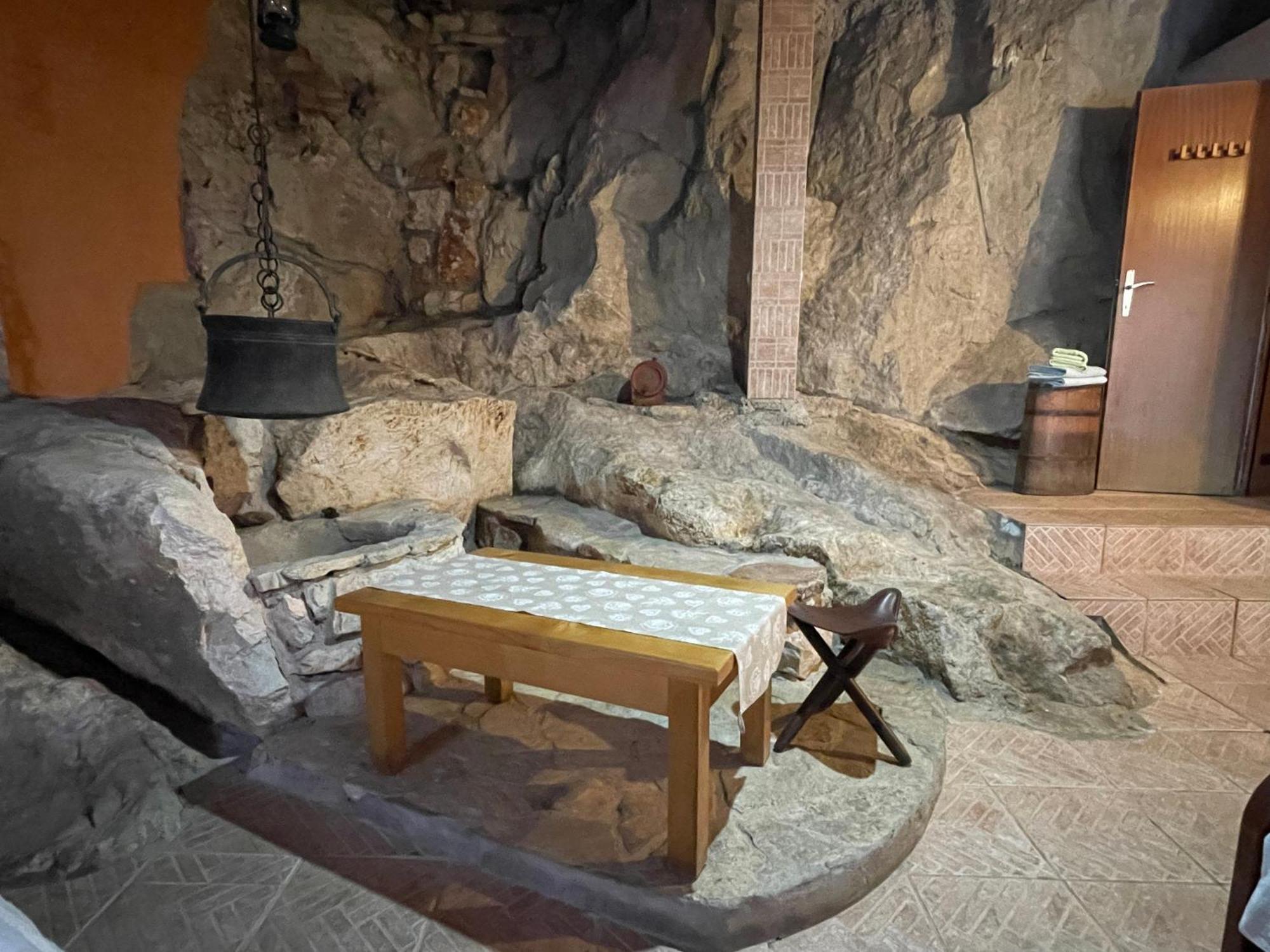 Cave Apartment Вирпазар Экстерьер фото